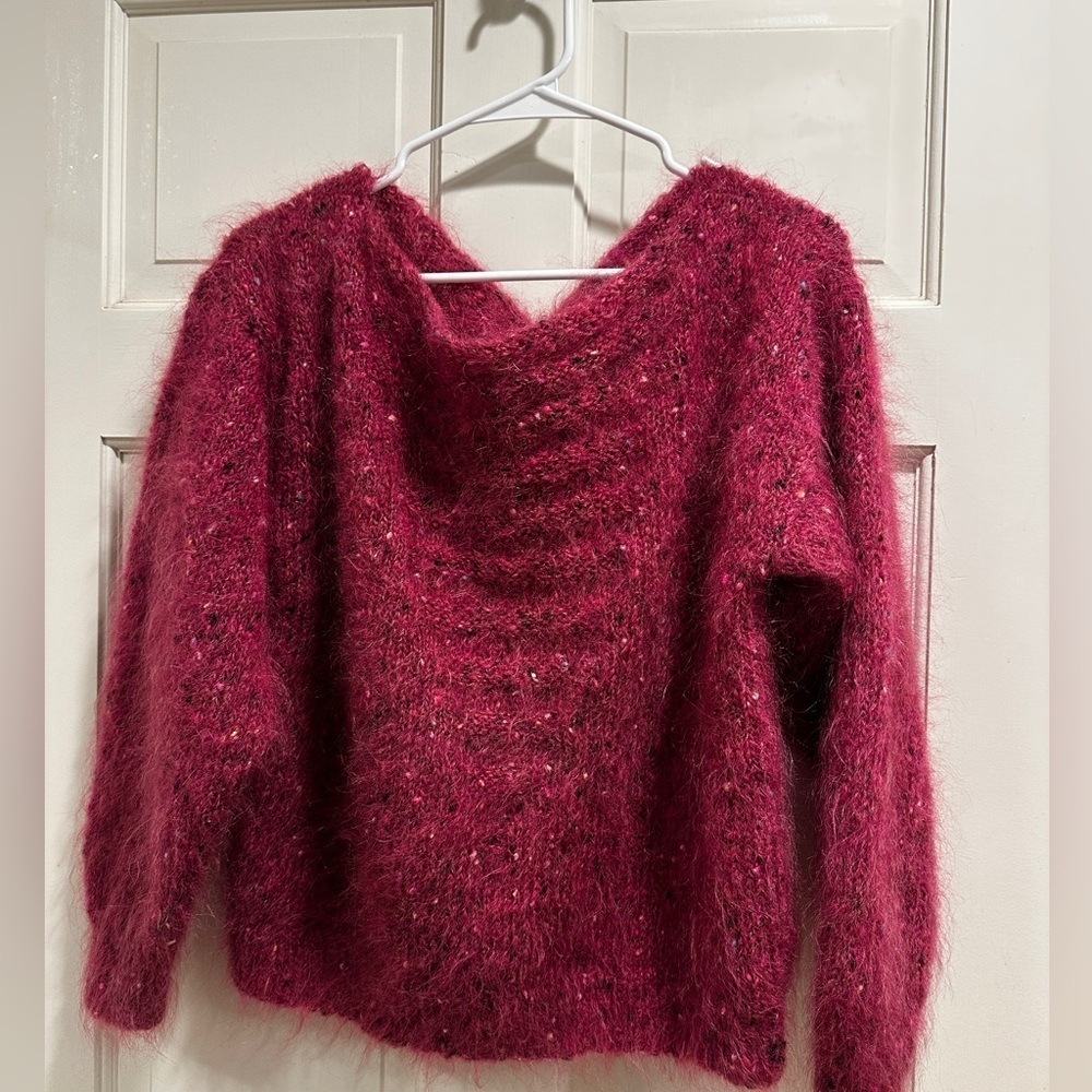 Women’s vintage fuscia furry sweater